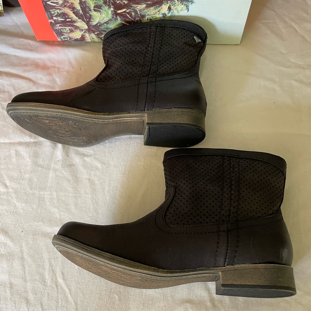 Women's Perforated Ankle Boots - Black